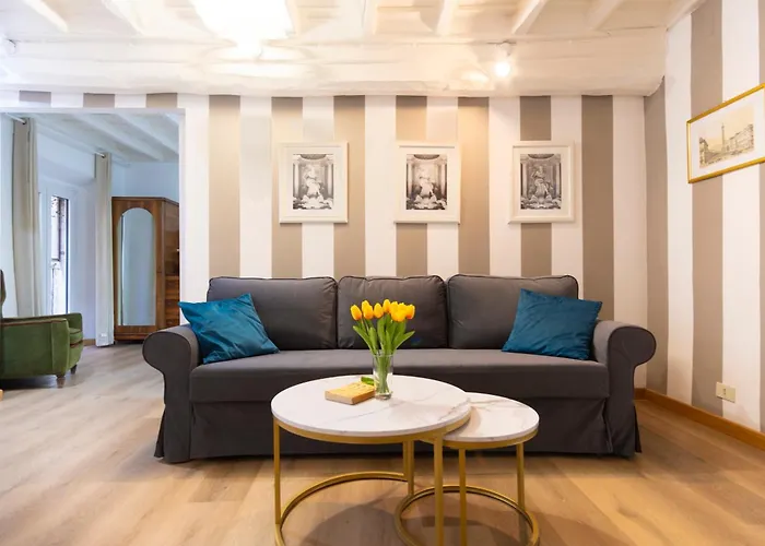 Elegantis Monti Suite Apartment